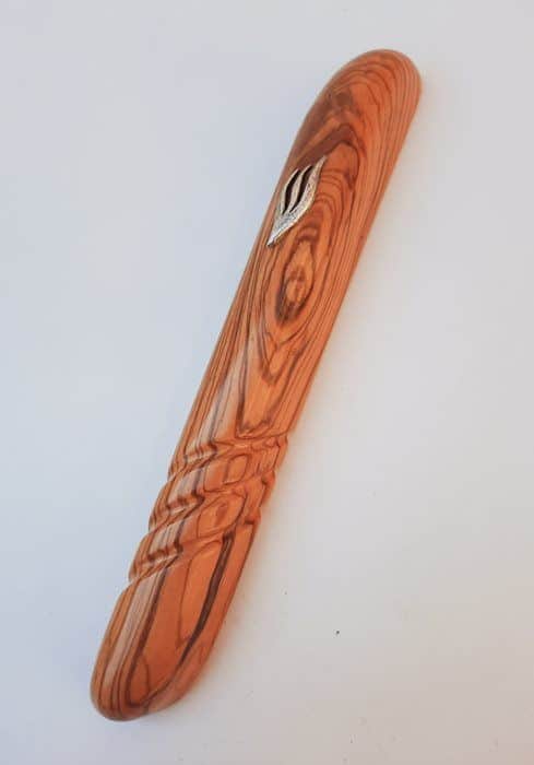 45-2 מזוזה עץ זית חריטה