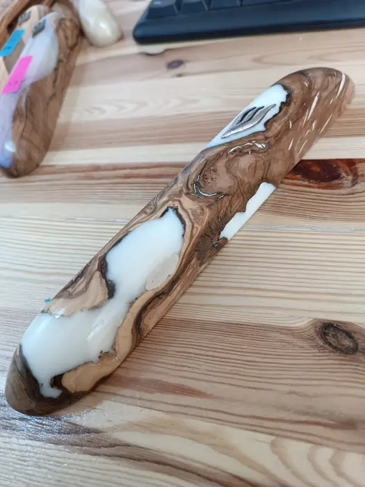 46 בית מזוזה 12 עץ זית אפוקסי לבן