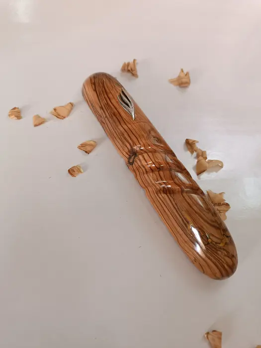 49 בית מזוזה 12 עץ זית חריטה