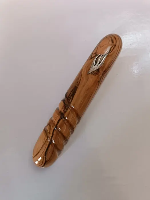 49 בית מזוזה 12 עץ זית חריטה